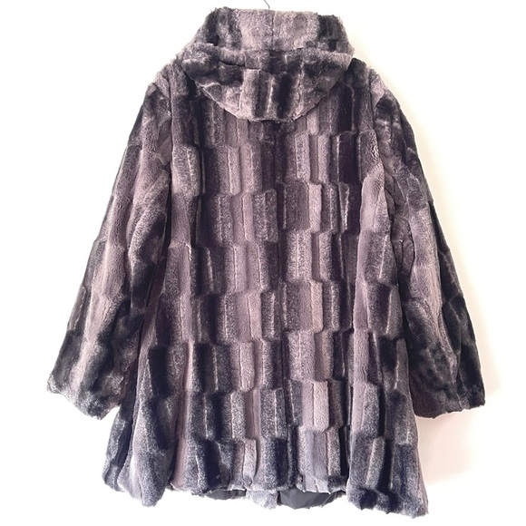 Hal Rubenstein 3X Lorena Reversible Faux Fur Coat - Picture 9 of 9
